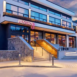  Hotel Moxy Canada